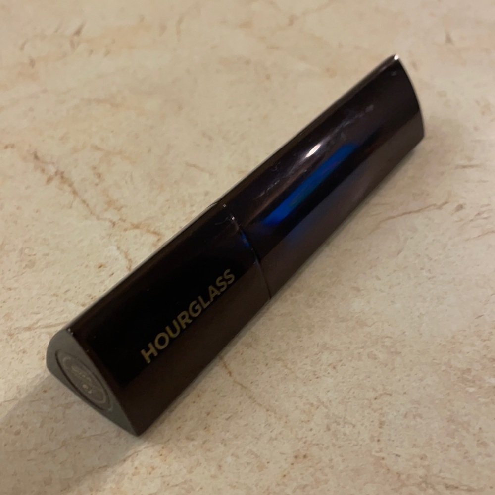 Hourglass Vanish Seamless Stick Foundation